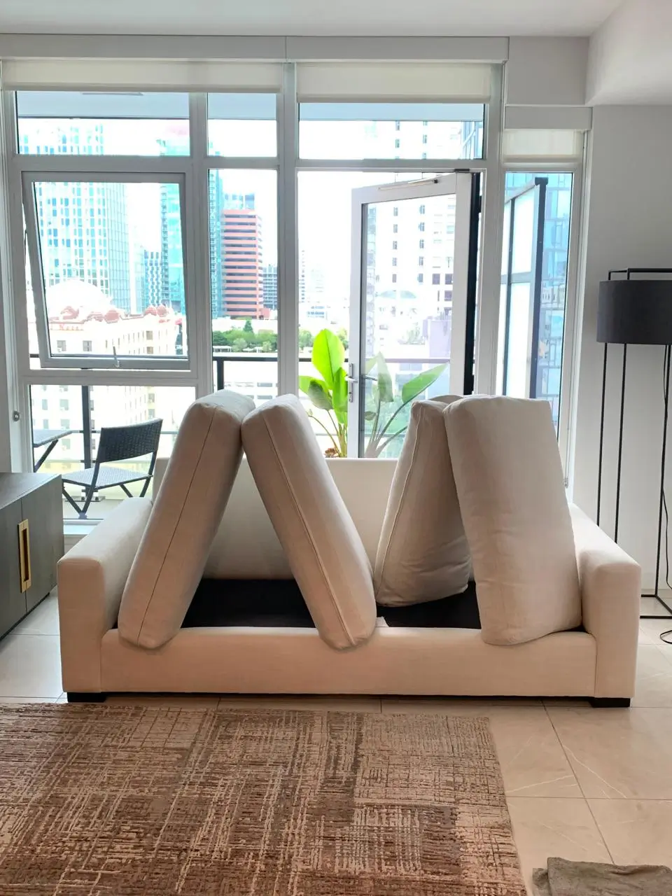 Professional Sofa Cleaning in Manhattan Beach: What Your Sofa Leaves Behind